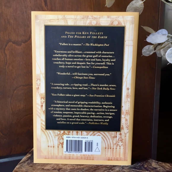 The Pillars of the Earth book by Ken Follett - Picture 2 of 5